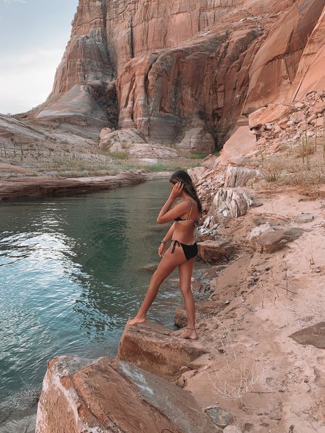 Lake Powell Photoshoot, Lake Powell Aesthetic, Arizona Lifestyle, Lake Powell Arizona, Lake Havasu Arizona, Arizona Summer, Arizona Lakes, Aesthetic Swimsuit, Utah Summer