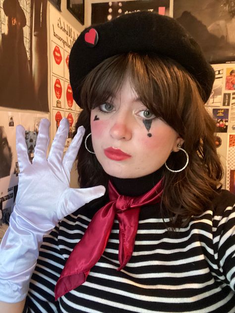 Circus Doll Costume, Moka, Easy Mime Makeup, Circus Aesthetic Makeup, Mime Costume Halloween, Clown Dress Up, Cute Circus Makeup, Easy Circus Costume Diy, Mimes Costume