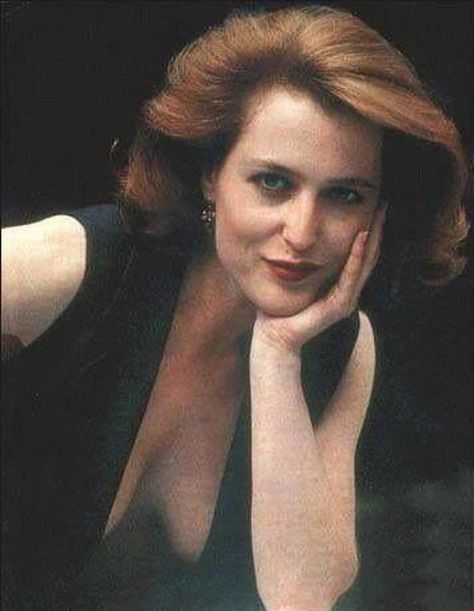 Redheads, Early Photos, Dana Scully, Actrices Hollywood, Gillian Anderson, Jolie Photo, X Files, Beautiful Actresses, Celebrities Female