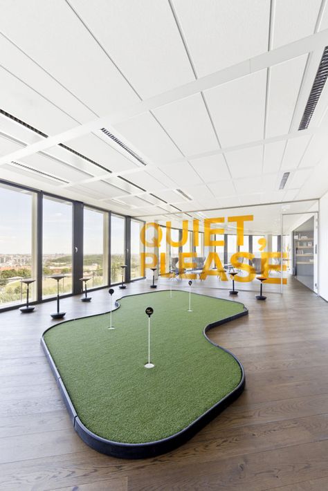 Cool Office Break Rooms - The Playgrounds Of The Adults Office Golf, Office Break Room, Cheap Office Furniture, Office Games, Office Lounge, Cool Office, Workplace Design, Office Workspace, Commercial Office