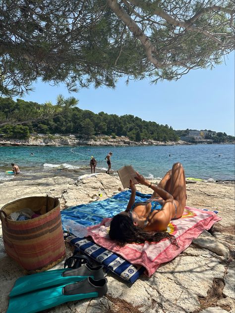 #vacation #sunny #summer #croatia Skiathos, Summer Lifestyle, Photographie Inspo, Cute Instagram Pictures, Phu Quoc, Manifestation Board, Europe Summer, Aix En Provence, Italian Summer