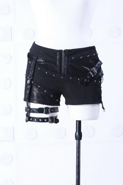 RQ-BL Visual-kei girls punk rock studs buckles shorts Gothic Rave shorts 51013 US $49.00 Steampunk Shorts, Steampunk Coat, Thigh Belt, Studded Shorts, Belted Shorts, Shorts Pants, Shorts Black, Black Denim Shorts, On The Side