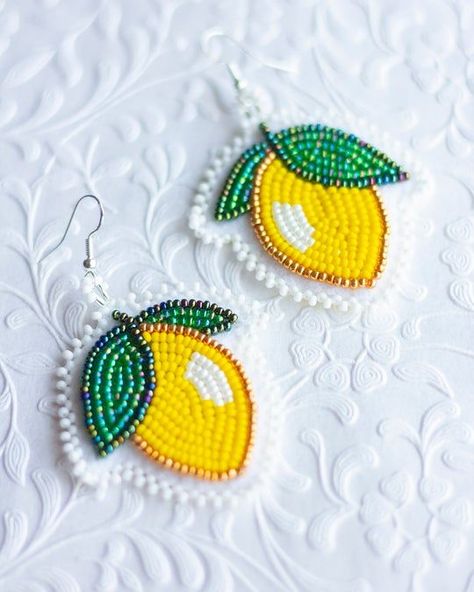 Jewellery #BeadingPatterns #SeedBeadPattern #SeedBeadPatternsFree #SeedBeadPatternsTutorials Beadwork Embroidery Earrings, Beaded Earrings Native Tutorial, Beaded Earrings Embroidery, Dyi Beaded Earrings, Beaded Patches Beadwork, Beading Earrings Native, Beaded Felt Earrings Tutorials, Native Beading Earrings, Beading Earrings Tutorials