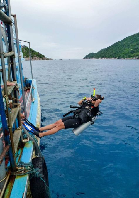 Getting your scuba diving certification in Koh Tao, Thailand Scuba Diving Instructor Aesthetic, Backpacking In Thailand, Thailand Koh Tao, Southeast Asia Backpacking, Backpacking Southeast Asia, Diving Thailand, Backpacking Thailand, Scuba Diving Thailand, Scuba Diving Certification