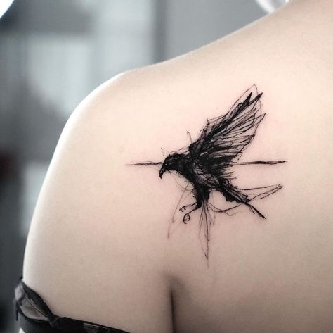 Shoulder Tattoos For Females, Black Crow Tattoos, Gotik Tattoo, Female Tattoo Designs, Crow Tattoos, Women Small Tattoo, Tatuaje Trash Polka, Rabe Tattoo, Crow Tattoo Design
