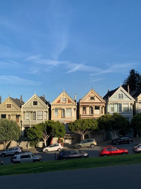 Painted Ladies San Francisco Aesthetic, Uc San Francisco, University Of California San Francisco, Sam Fransico Aesthetic, Sanfransico California House, Marina District San Francisco, San Francisco Aesthetic Vintage, Sam Fransisco, Sanfransico California