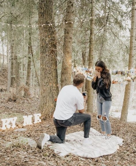 Proposal Ideas In Mountains, Proposing Pictures, Simple Backyard Proposal, Engagement Setting Ideas, Christmas Time Proposal Ideas, Engament Ideas Proposals Engagement, Cute Engagement Ideas, Engagement Spot Ideas, River Proposal Ideas