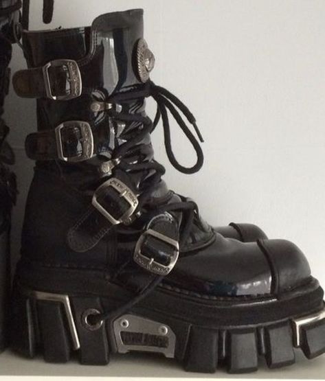 New Rocks, Mode Emo, Goth Boots, Rock Boots, Goth Shoes, Dr Shoes, Boots Platform, Moda Punk, Rock Punk