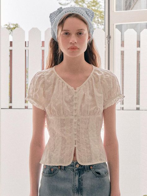 Korean Fashion Work, White Linen Top, Eyelet Fabric, Romantic Mood, White Lace Blouse, Feminine Top, Lace Button, Casual Summer Outfit, Eyelet Lace