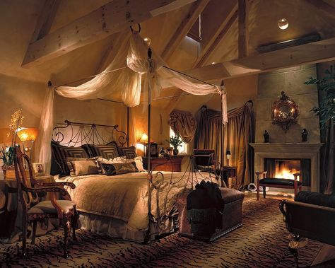 Love Big Victorian Bedroom, Love Bedroom Romantic, Cozy Mansion Bedroom, Charmed Bedroom, Fantasy Bedroom Design, Midevil Bedrooms, Master Bedrooms Romantic, Cabin Room Ideas Bedrooms, Warm Cozy Bedroom Ideas Romantic