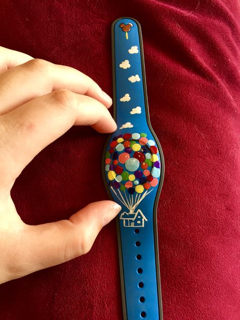 Magic Band decoration Mariana, Disney Magic Bands Diy, Magic Bands Decorated, Rundisney Costumes, Disney Projects, Disney Bands, Park Outfits, Disneyland World, Run Disney Costumes