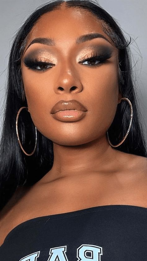 Photoshoot Makeup Black Women, Birthday Make Up Black Women, Gold Makeup On Brown Skin, Megan Good Makeup, Simple Black And Gold Makeup, Megan Thee Stallion Makeup Looks, Prom Makeup Black Women Gold, Black Women Glam Makeup, Simple Looks Makeup