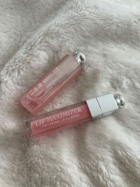 Christian Dior Lipgloss, Dior Lipgloss Aesthetic, Dior Lipstick Aesthetic, Coquette Aesthetic Makeup, Productive Aesthetic, Dior Makeup Lipstick, Lipstick Dior, Dubai Summer, Lifter Gloss