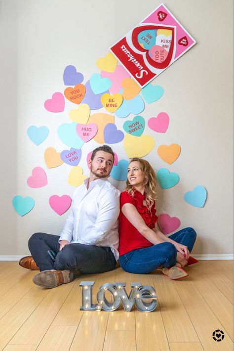 Diy Valentines Backdrop For Kids, Easy Valentine’s Day Photo Backdrop, Valentine Photo Backdrop Diy, Valentines Dance Photo Backdrop, Valentines Photo Props Diy, Valentine Back Drop For Pictures, School Valentine Decorations, Valentines Selfie Wall, Valentines For Your Kids