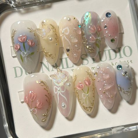 Clear Korean Nails, Dreamy Nail Designs, Kawaii Nail Art Korean, Princess Nails Aesthetic, Cute Bow Nails, Korean Almond Nails, Mitsuri Nails, Nails Inspo Cute, Poly Gel Nails Design