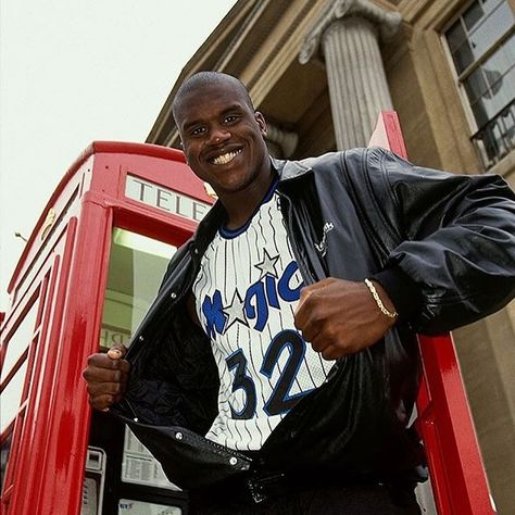 Young Shaq #shaquille #shaquilleoneal #shaq #nba #tbt #throwback #retrobasketball #90s #orlando #magic #puremagic #bball #baller #basket #ballislife #basketball #basketballneverstops #instasport #instaballer #ilovethisgame #hoops #hooper #hooplife #hoopdreams Shaq O Neal, Mvp Basketball, Nba Jam, Blazer Mid 77 Vintage, Nba Basketball Art, Basketball Photos, Kobe Bryant Wallpaper, 90s Hip Hop Fashion, Nba Art