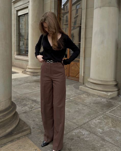 Brown Tailored Pants, Autumn Outfits Vintage, Brown Trousers Outfit Women, Brown Trousers Outfit, Tailored Pants Outfit, Trousers Outfit Women, Slacks Outfit, Brown Pants Outfit, Formal Pants Women