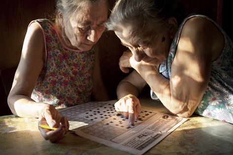 Courtesy of Nadia Sablin Saul Leiter, Photography Competitions, Contemporary Photographers, Two Sisters, Photography Awards, Old People, Documentary Photography, The New Yorker, Black & White