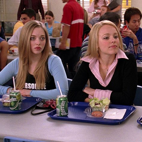Janis Ian, Mean Girl 3, Mean Girls Aesthetic, Mean Girls Outfits, Mean Girls Movie, Karen Smith, 2000s Aesthetic, Regina George, Girl Movies