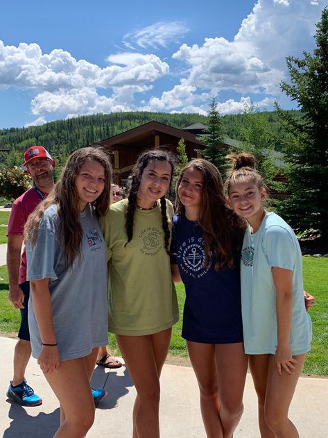 yl summer camp Bergen, Summer Church Camp Outfits, Summer Counselor Outfits, Camp Core Aesthetic Outfits, Camp Fits Aesthetic, Camp Aesthetic Summer, Bible Camp Outfits, Summer Camp Picture Ideas, Camp America Outfits