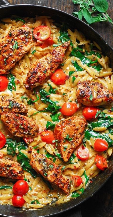 Creamy Chicken Orzo, Orzo With Spinach, Ultimate Burger, Paleo Protein, Chicken Orzo, Dinner Recipes For Family, Dinner Healthy, Cooking For Two, Basil Pesto