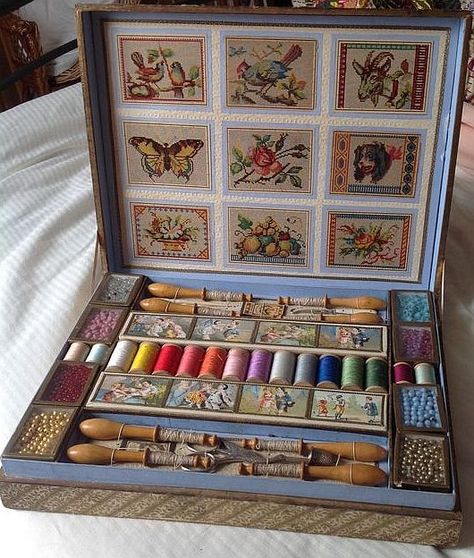 French Antique child's sewing presentation box. Vintage Sewing Box, Coin Couture, Vintage Sewing Notions, Vintage Sewing Machines, Sewing Baskets, Couture Vintage, Sewing Items, Sewing Box, French Antique