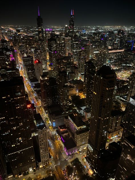 Chicago Skydeck, Luca Vitiello, Nightlife Aesthetic, Chicago Aesthetic, Chicago At Night, Black And White Art Drawing, Cora Reilly, Chicago Travel, Dark City