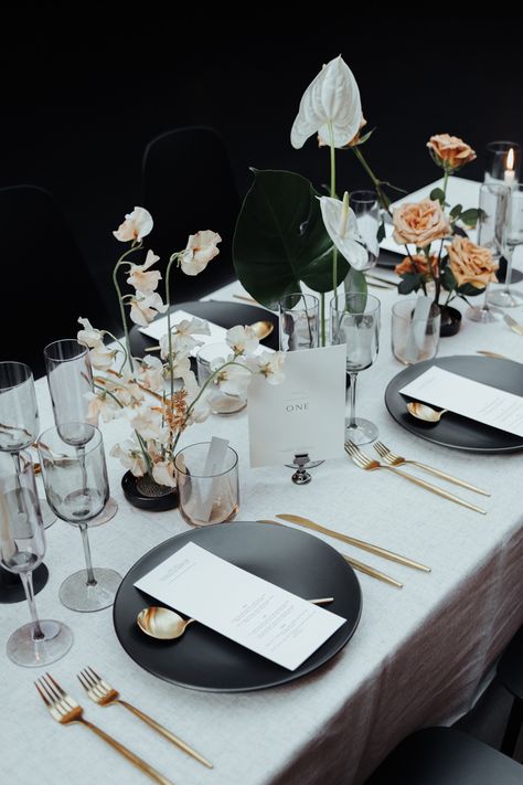 Minimal Tablescape, Unique Wedding Table Numbers, Moody Tablescape, Modern Tablescape, Event Studio, Modern Table Setting, Quiet Beauty, Wedding Reception Table, Wedding Place Settings