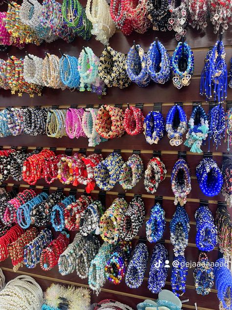 Body Jewelry Diy, Pandora Bracelet Charms Ideas, Girly Bracelets, Dope Jewelry Accessories, Бисер Twin, Beaded Braclets, Crystal Bead Jewelry, Wrist Jewelry, Bead Charms Diy