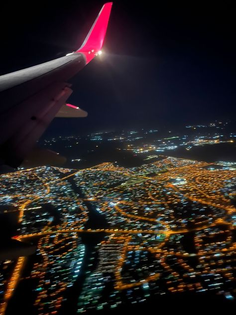 #capetown #travel #fly #aeroplane #pretty #aesthetic #lights Fly Girl Aesthetic Wallpaper, Fly Girl Wallpaper, Fly Girl Aesthetic, Chill Pictures, Fly Shi Only, Spotify Profile, Jay Aesthetic, Profile Layout, Aesthetic Lights