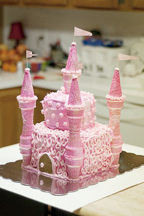 Castle Birthday Cakes, Princess Castle Cake, Decorações Com Comidas, Urban Gardens, Princess Birthday Cake, Castle Cake, Cake Stuff, Princess Castle, Princess Cake