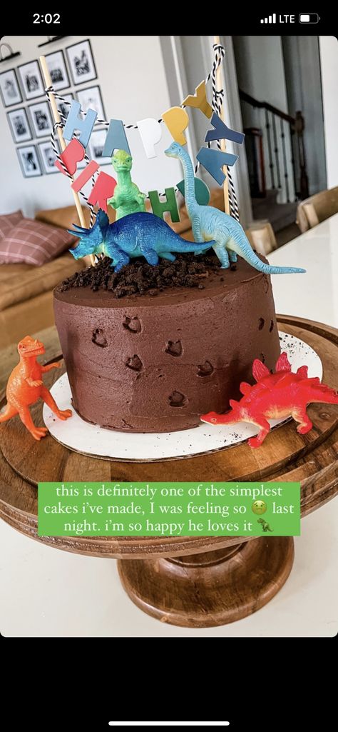 Dinosaur Cakes For Boys, Dinosaur Birthday Party Food, Dino Birthday Cake, Dinosaur Birthday Party Decorations, Dino Cake, Dinosaur Birthday Cakes, Dinosaur Themed Birthday Party, Dino Birthday Party, Third Birthday Party