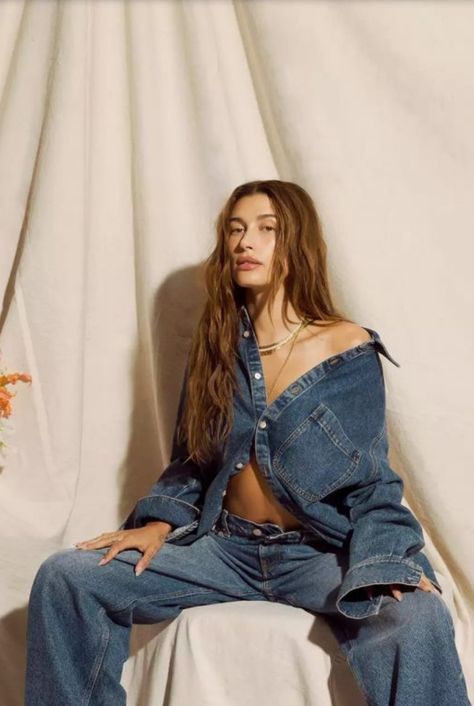 All Denim Photoshoot, Model Outfits Photo Shoots, Denim Outfit Photoshoot, Denim Fashion Editorial, Fashion Photography Editorial Studio, Denim Studio, Denim Photoshoot, Denim Editorial, Hailey Rhode