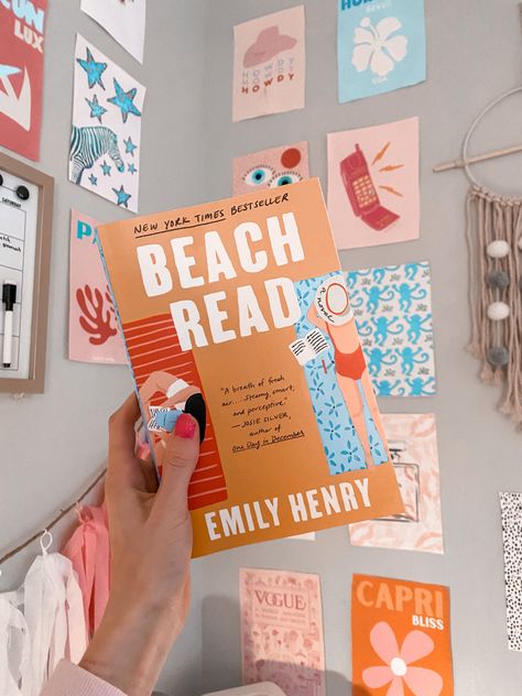 Preppy Book Covers, Preppy Books To Read, Preppy Person, Amelie Bedroom, Preppy Books, Reading Books Aesthetic, Book Girlies, Book Area, Bookshelf Aesthetic