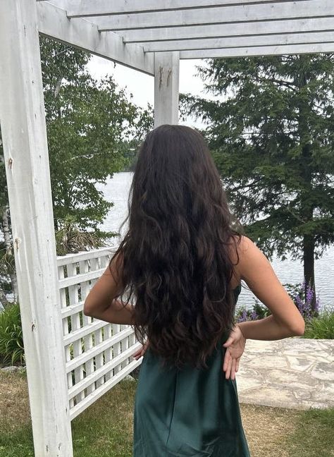 Balayage, Dark Hair Hairstyles, Hair Inspo Long, Dark Brown Long Hair, Long Hair Inspo, Brown Hair Dark, Long Loose Curls, Dark Chocolate Hair, Loose Curls Hairstyles