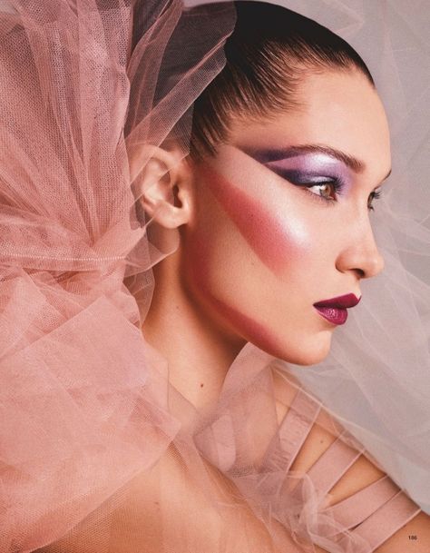 Bella Hadid Vogue Japan Metallic Makeup Looks Editorial Bella Hadid Vogue, Vogue Japan Beauty, Editorial Make-up, Vogue Makeup, Fashion Editorial Makeup, Editorial Vogue, Mode Editorials, Metallic Makeup, Drag Make-up