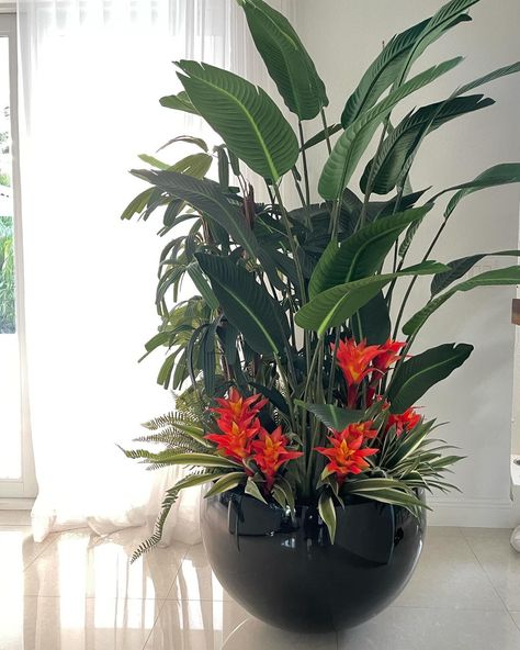 Tropical Landscaping Ideas, Yard Garden Ideas, Sustainable Living Room, Glamour Living Room, Diy Planters Outdoor, Bohemian Decor Inspiration, Apple Kitchen Decor, Fake Flower Arrangements, Diy Floral Decor