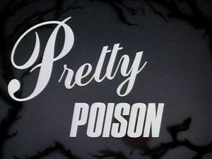 Saturday Morning Cartoons, Title Cards, Arte Grunge, Catty Noir, Sea Wallpaper, Morning Cartoon, Batman The Animated Series, Title Card, Poison Ivy