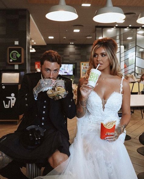 Jamie Genevieve Wedding, Elopement Activities, Jamie Genevieve, Pizza Wedding, Wedding Mc, Photography Dress, Fishtail Dress, Bride Photo, Wedding Prep