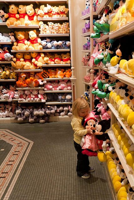 Toys, Disney, Disneyland, Disney Stores, Minnie And Mickey, The Toys, Seo Agency, Quality Time