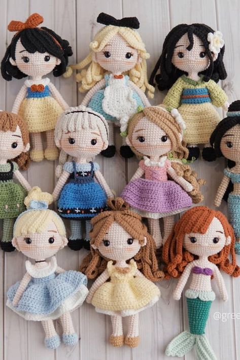 Crocheted Dolls, Maluchy Montessori, Disney Crochet Patterns, Amigurumi Minta, Crochet Doll Tutorial, Disney Princess Dolls, Cute Patterns, Prințese Disney, Crochet Disney