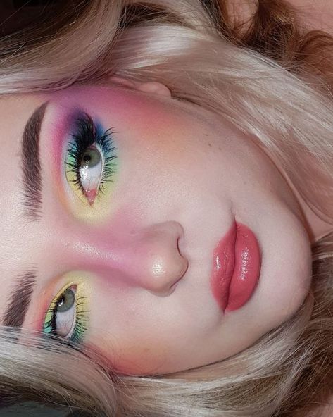 Rainbow Makeup Hooded Eyes, Lisa Frank Eyeshadow Looks, Rainbow Blush Makeup, Rainbow Goth Makeup, Eyeshadow As Blush, Pride Month Makeup Looks, Portals Makeup, Rainbow Makeup Ideas, Rainbow Makeup Looks