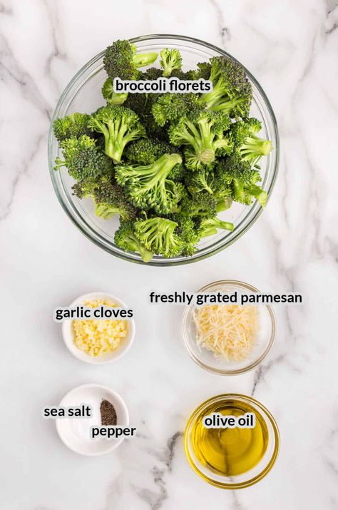 Looking for a quick and tasty way to get your daily dose of veggies? Try this simple roasted broccoli recipe with seasonings and Parmesan cheese. It will have you reaching for seconds! Roasted Broccoli Parmesan, Cheesy Ham Casserole, Grilled Corn Salsa, Parmesan Roasted Broccoli, Parmesan Crusted Pork Chops, Roasted Broccoli Recipe, Parmesan Broccoli, Baked Rigatoni, Ham Casserole