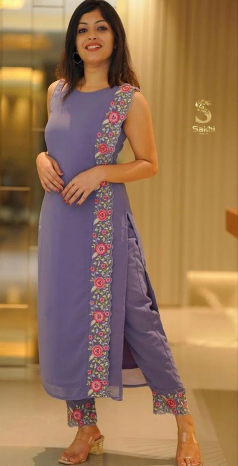 Chic Suit Styles: Elevate Your Wardrobe with Fresh Looks Churidhar Designs, Silk Kurti Designs, Chudidar Designs, Stylish Kurtis Design, Long Gown Design, New Kurti Designs, Churidar Designs, Simple Kurta Designs, Designer Kurti Patterns