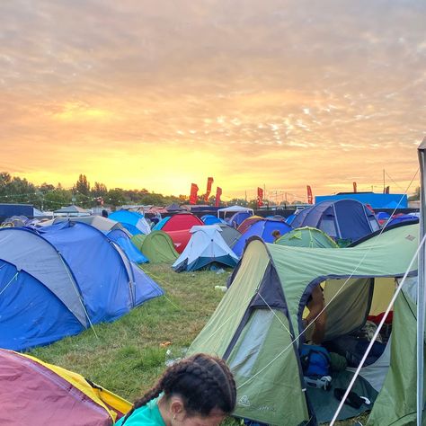 Freiburg, Festival Aesthetic Uk, Reading Festival Aesthetic, English Summer Aesthetic, Camping Summer Outfits, Summer Festival Aesthetic, Festival Outfit Uk, Reading Festival Outfits, Uk Festival Outfit