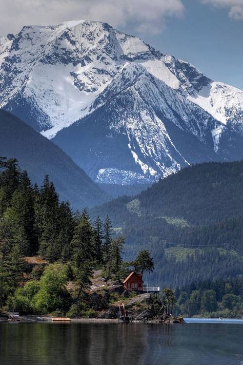 Flathead Lake in Montana Pemberton Bc, Flathead Lake Montana, Travel Mountains, Flathead Lake, फोटोग्राफी 101, Lake Landscape, Snowy Mountains, Garden Tips, Alam Yang Indah