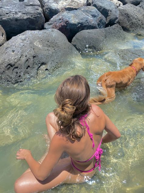 Girl wearing san lorenzo bikinis with cute golden retriever dog at the beach in Hawaii. Golden Retriever Girl, Dog At The Beach, Hawaii Girl, Girl At The Beach, Golden Retriever White, Golden Retreiver, Cute Golden Retriever, Beach In Hawaii, Honolulu Oahu