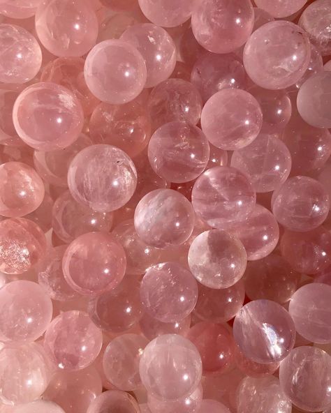 Pink Colours, Quartz Rock, Rose Crystal, Crystal Aesthetic, Rosé Aesthetic, Stone Rose, Pink Gem, Quartz Sphere, Pink Gemstones