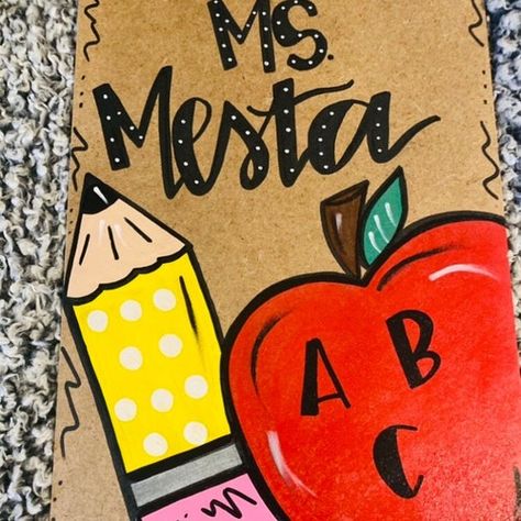 Clipboard Crafts, Clipboard Art, Clipboard Decorating, Teacher Clipboard, Diy Clipboard, Volunteer Appreciation Gifts, Personalized Clipboards, Painting Teacher, Appreciation Gifts Diy