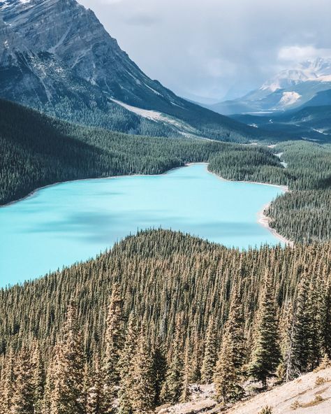 A guide to spending 3 days in Banff Itinerary. The best things to do in Banff, where to stay, and the things top hikes in Banff National Park | Peyto Lake |#banff #canada #banffnationalpark Minnewanka Lake, Banff Hiking, Hikes In Banff, Banff Itinerary, Travel Alberta, Things To Do In Banff, Banff National Park Canada, Johnston Canyon, Canada National Parks